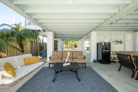 Exterior - 24 Beach Dr, Key West, FL 33040 photo 9 of 18