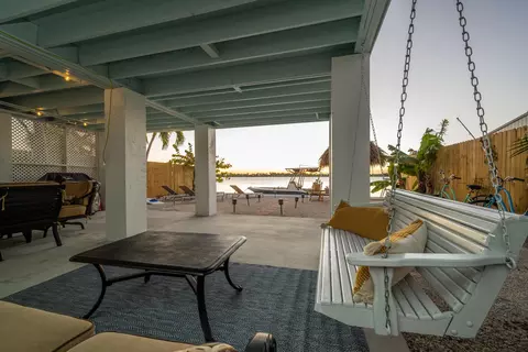 Exterior - 24 Beach Dr, Key West, FL 33040 photo 11 of 18