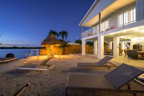 Exterior - 24 Beach Dr, Key West, FL 33040 photo 3 of 18