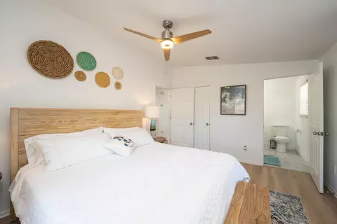 Bedroom - 24 Beach Dr, Key West, FL 33040 photo 3 of 6