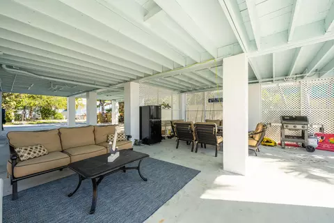 Exterior - 24 Beach Dr, Key West, FL 33040 photo 10 of 18