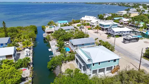22970 Gasparilla Ln, Cudjoe Key, FL 33042