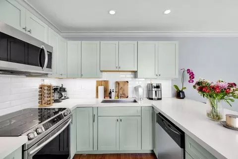 Kitchen - 3228 Eagle Ave, Key West, FL 33040 photo 4 of 4