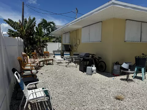 Exterior - 285 A 66th St #A & B, Marathon, FL 33050 photo 4 of 7