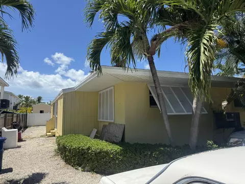 Exterior - 285 A 66th St #A & B, Marathon, FL 33050 photo 1 of 7