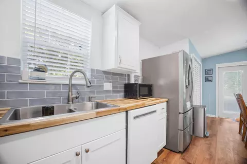 Kitchen - 336 Orange Ave, Marathon, FL 33050 photo 2 of 3