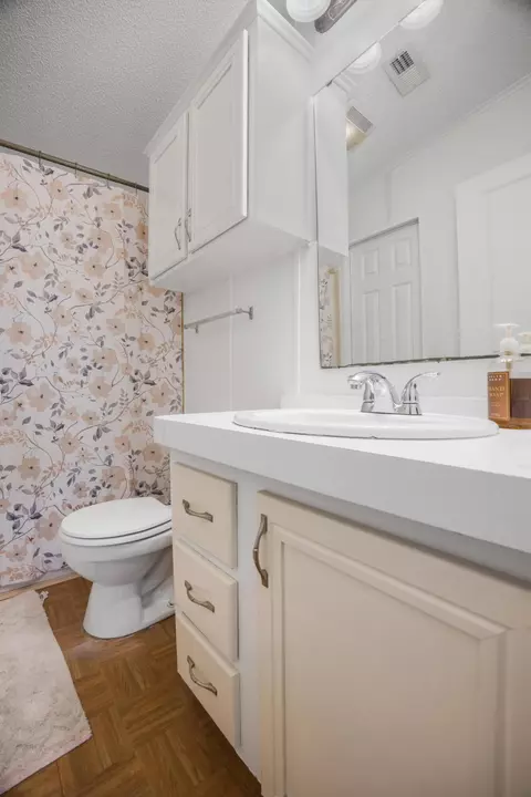 Bath - 336 Orange Ave, Marathon, FL 33050 photo 1 of 3