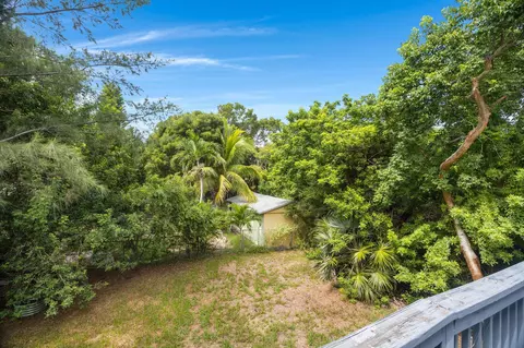 Exterior - 336 Orange Ave, Marathon, FL 33050 photo 6 of 9