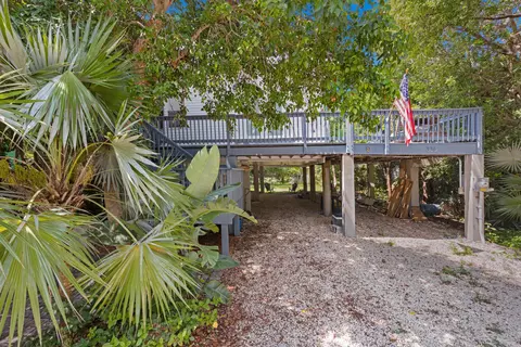 Exterior - 336 Orange Ave, Marathon, FL 33050 photo 3 of 9