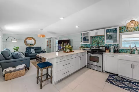 Kitchen - 347 King Ave, Key Largo, FL 33037 photo 3 of 5