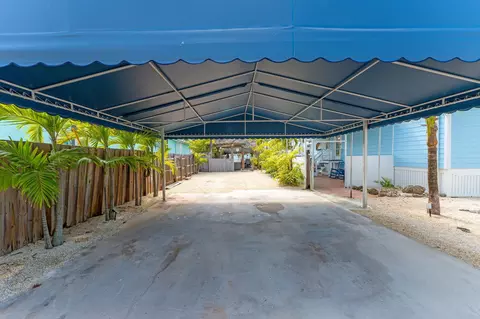 Exterior - 347 King Ave, Key Largo, FL 33037 photo 4 of 10
