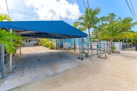 Exterior - 347 King Ave, Key Largo, FL 33037 photo 3 of 10