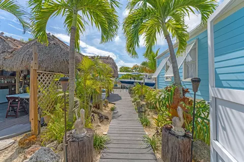 Exterior - 347 King Ave, Key Largo, FL 33037 photo 8 of 10