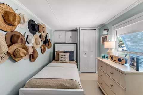 Bedroom - 347 King Ave, Key Largo, FL 33037 photo 5 of 5