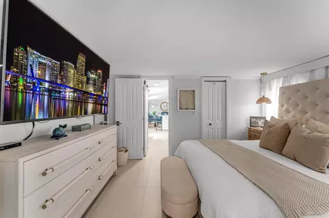 Bedroom - 347 King Ave, Key Largo, FL 33037 photo 1 of 5