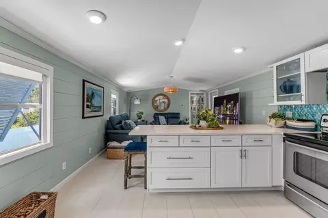 Kitchen - 347 King Ave, Key Largo, FL 33037 photo 5 of 5