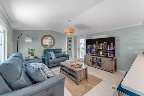 Living - 347 King Ave, Key Largo, FL 33037 photo 2 of 2