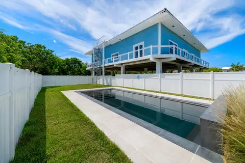 Exterior - 235 Tropical Ave, Marathon, FL 33050 photo 1 of 7