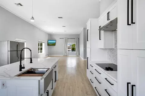 Kitchen - 235 Tropical Ave, Marathon, FL 33050 photo 3 of 5