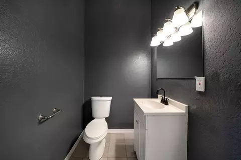 Bath - 235 Tropical Ave, Marathon, FL 33050 photo 6 of 6