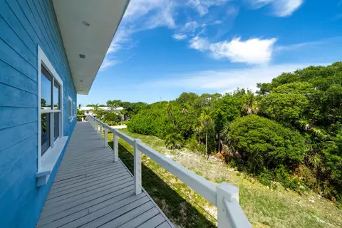 Exterior - 235 Tropical Ave, Marathon, FL 33050 photo 3 of 7