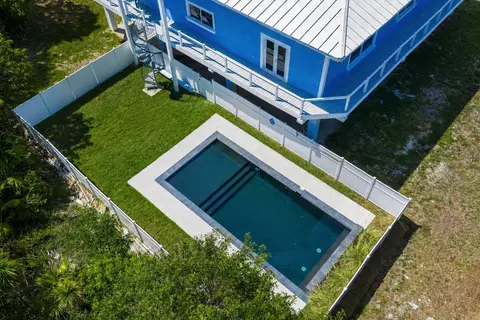 Exterior - 235 Tropical Ave, Marathon, FL 33050 photo 7 of 7