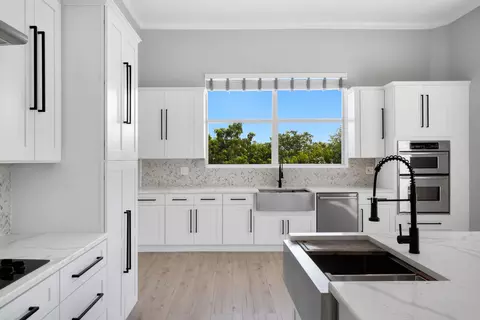 Kitchen - 235 Tropical Ave, Marathon, FL 33050 photo 5 of 5