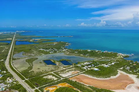 View/Area - 235 Tropical Ave, Marathon, FL 33050 photo 10 of 11