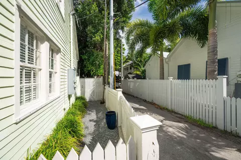 Exterior - 709 Olivia St, Key West, FL 33040 photo 9 of 10