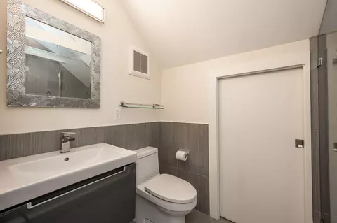 Bath - 709 Olivia St, Key West, FL 33040 photo 4 of 8