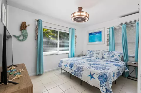 Bedroom - 12 Bay Dr, Key West, FL 33040 photo 2 of 5