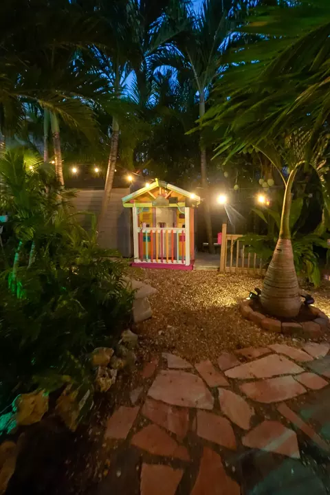 Exterior - 12 Bay Dr, Key West, FL 33040 photo 29 of 29