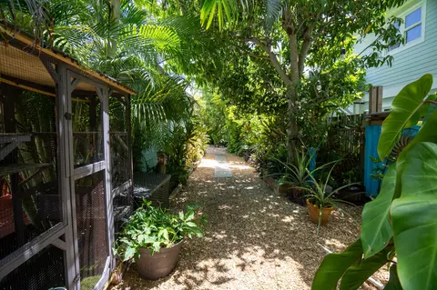 Exterior - 12 Bay Dr, Key West, FL 33040 photo 22 of 29