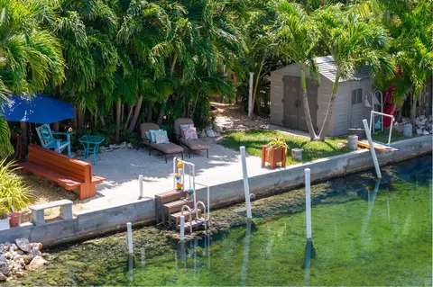 Exterior - 12 Bay Dr, Key West, FL 33040 photo 1 of 29