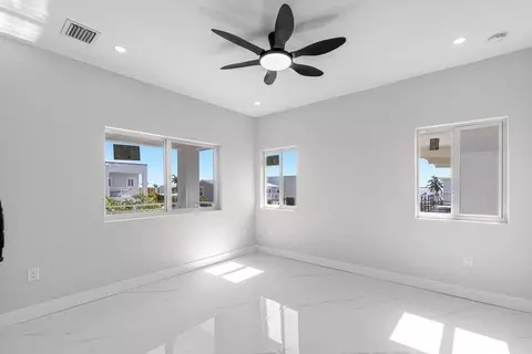 Bedroom - 31441 Avenue F, Big Pine Key, FL 33043 photo 4 of 4