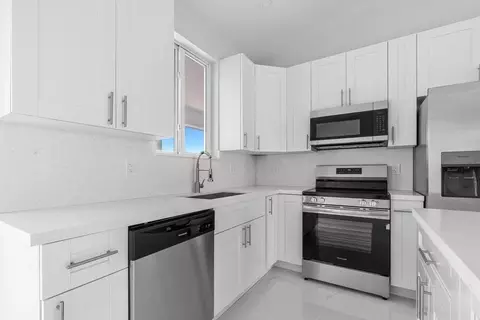 Kitchen - 31441 Avenue F, Big Pine Key, FL 33043 photo 1 of 1