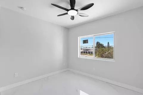 Bedroom - 31441 Avenue F, Big Pine Key, FL 33043 photo 3 of 4