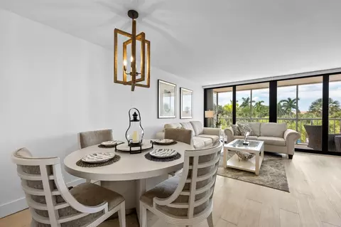 Dining - 2000 Coco Plum Dr #302, Marathon, FL 33050 photo 2 of 3