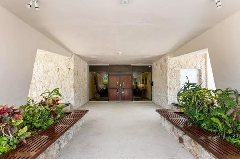 Entry Way - 2000 Coco Plum Dr #302, Marathon, FL 33050 photo 2 of 2