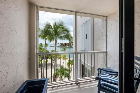 Exterior - 2000 Coco Plum Dr #302, Marathon, FL 33050 photo 2 of 3