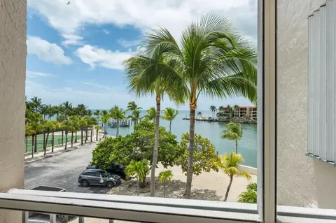 View/Area - 2000 Coco Plum Dr #302, Marathon, FL 33050 photo 5 of 9