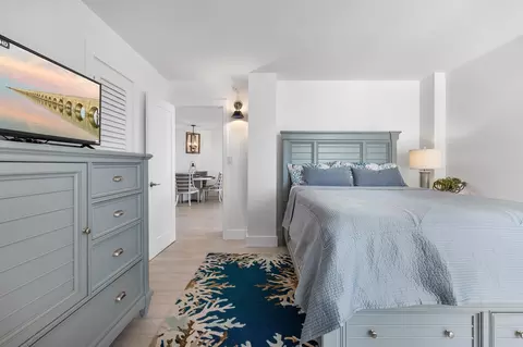 Bedroom - 2000 Coco Plum Dr #302, Marathon, FL 33050 photo 3 of 3