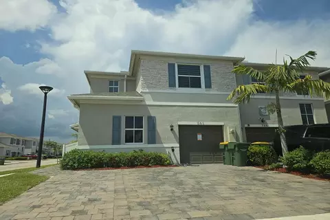 761 SE 19th St, Homestead, FL 33034