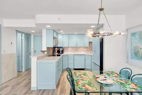 Kitchen - 2000 Coco Plum Dr #503, Marathon, FL 33050 photo 4 of 6