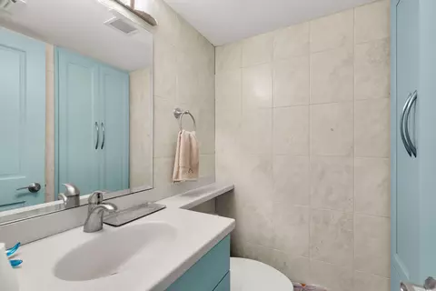 Bath - 2000 Coco Plum Dr #503, Marathon, FL 33050 photo 1 of 3