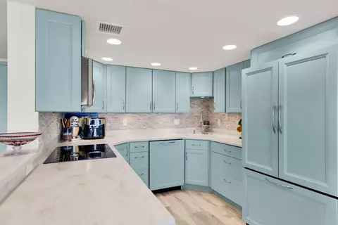 Kitchen - 2000 Coco Plum Dr #503, Marathon, FL 33050 photo 5 of 6