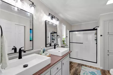 Bath - 99 Palm Dr, Key West, FL 33040 photo 1 of 2