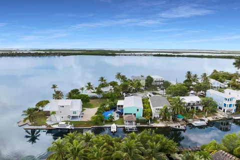 View/Area - 99 Palm Dr, Key West, FL 33040 photo 3 of 7