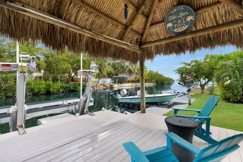 Exterior - 99 Palm Dr, Key West, FL 33040 photo 5 of 8