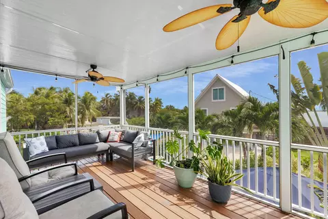 Exterior - 99 Palm Dr, Key West, FL 33040 photo 2 of 8